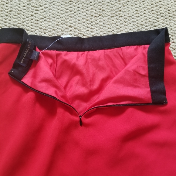 NWT Banana Republic red tulip hem skirt size 2 - Picture 3 of 4